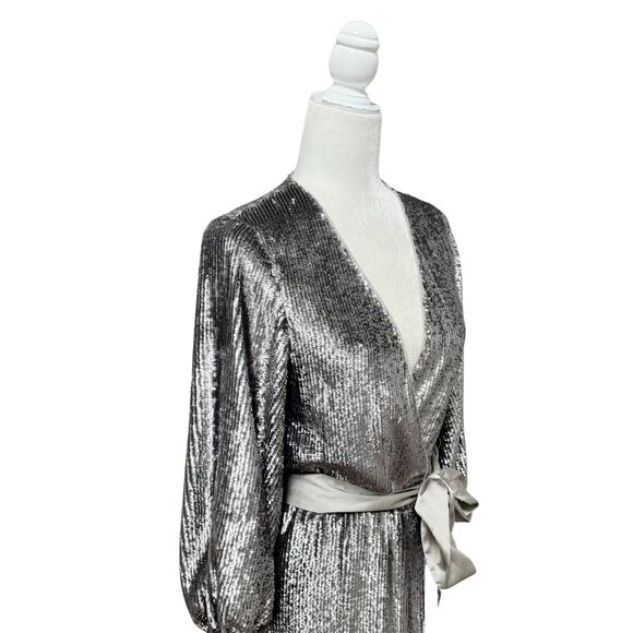 Alice + Olivia Anne Embellished Sequin Belted Wrap Dress Silver 0 NWT - Picture 3 of 10